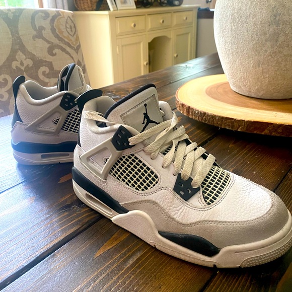 Youth Jordan 4’s 6Y stockX retro black with box - Picture 1 of 8